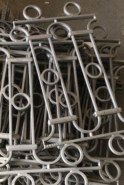 Balustrata, parapetto lavorato in ghisa - Thumbnail 2